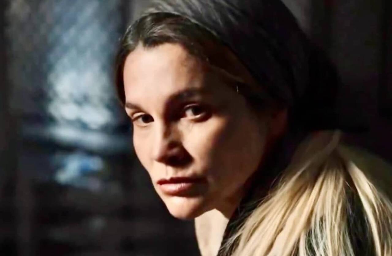 Flávia Alessandra surpreende em fuga de Sandra na novela Êta Mundo Melhor