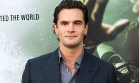 Tom Bateman.