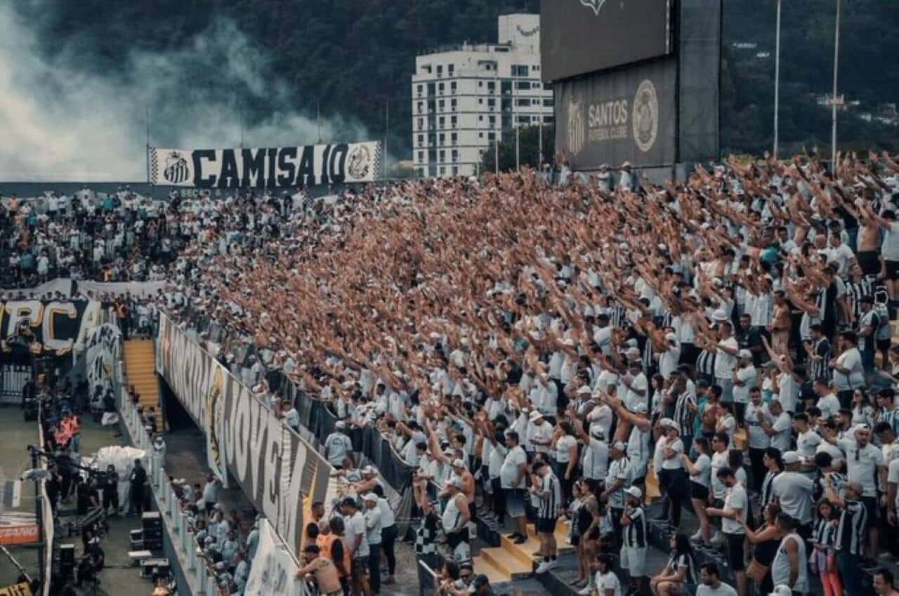 Torcida do Santos na Vila
