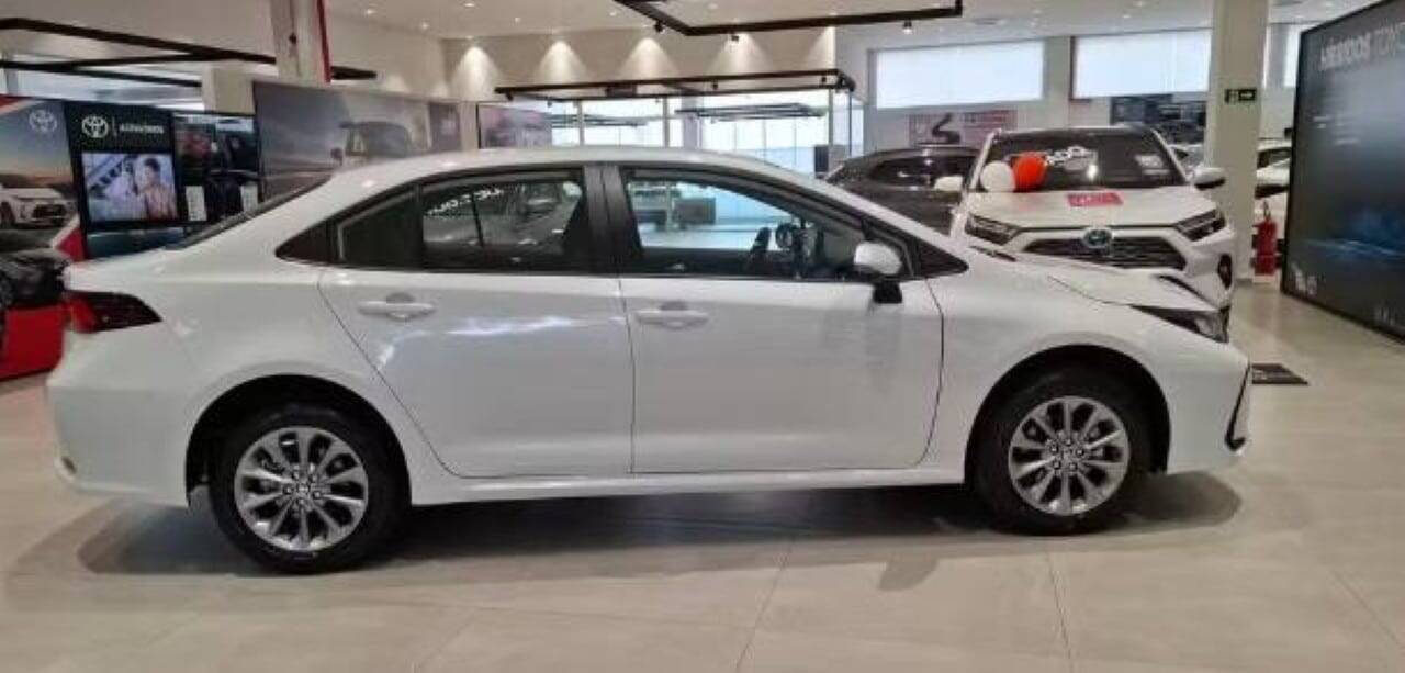 Toyota lança Corolla GLi Hybrid em setembro visando mercado de frotas e aluguel