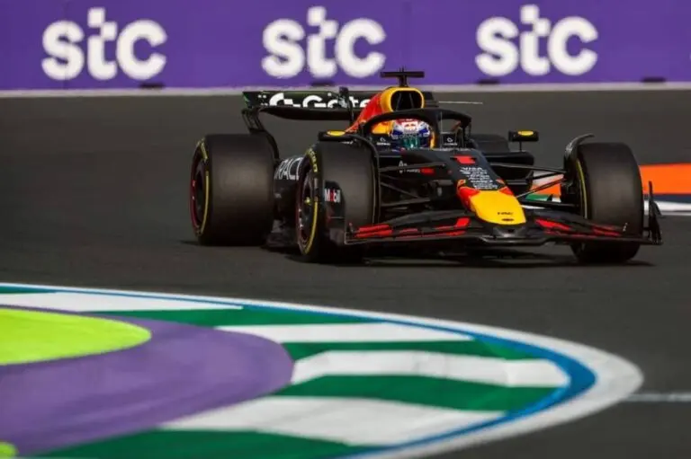F1: Mercedes opens negotiations with Verstappen for 2026, says Italian press