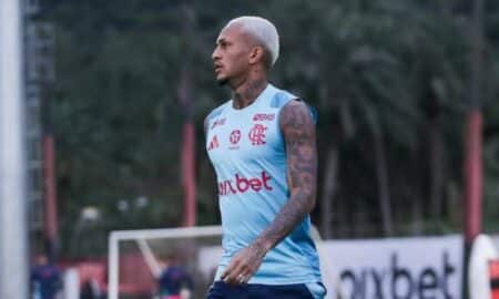 Wesley desembarca em Roma e agita torcida com transferência recorde do Flamengo