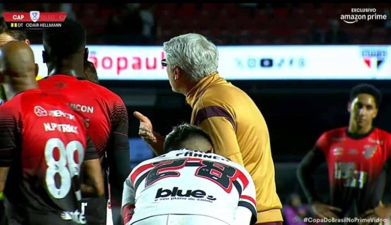 cartao vermelho tecnico