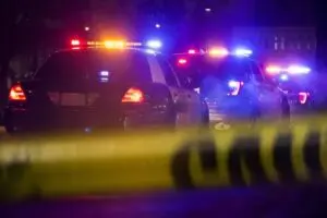 Homem é atacado com faca em estação de metrô no Bronx e suspeito foge nos EUA