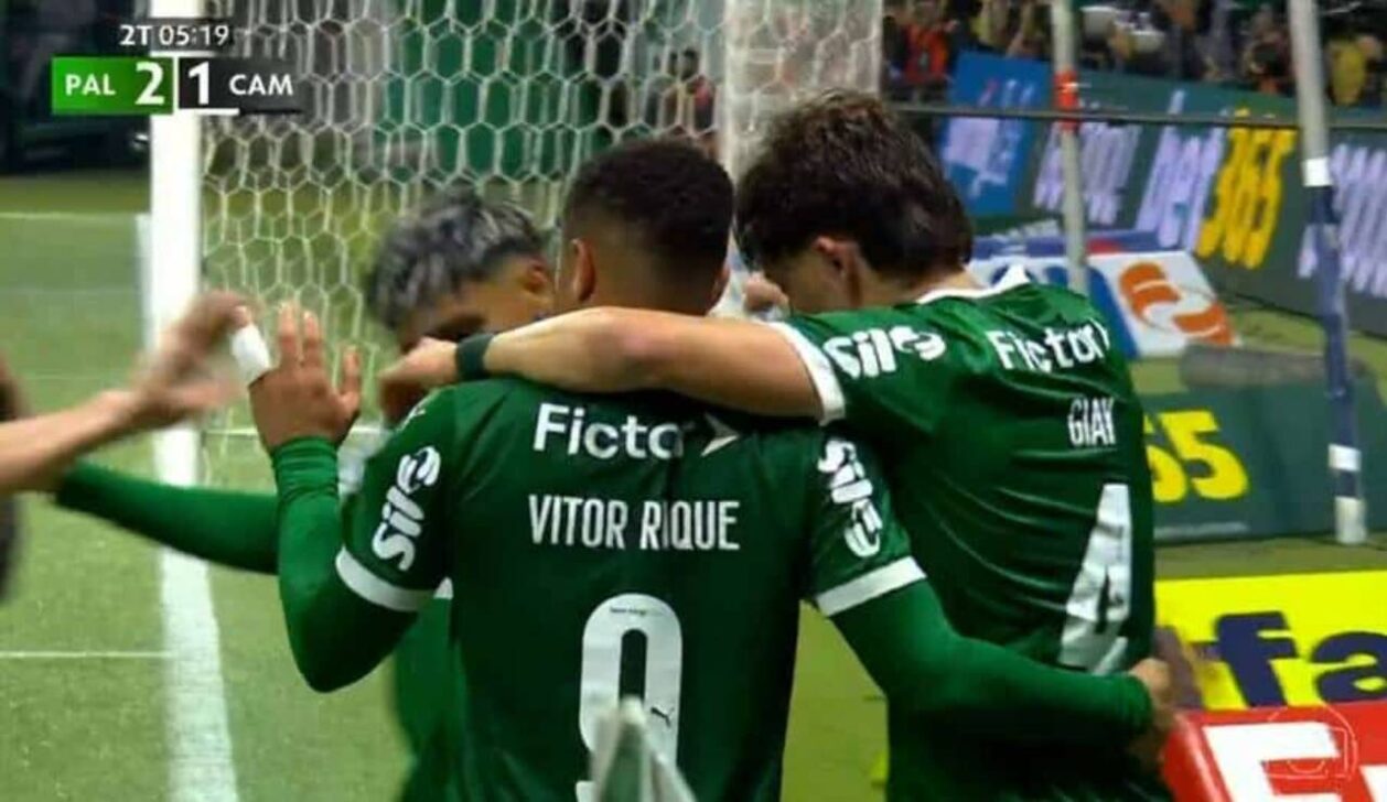 vitor roque gol
