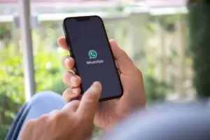WhatsApp integra la funzione AI per creare immagini direttamente nelle conversazioni dell’app
