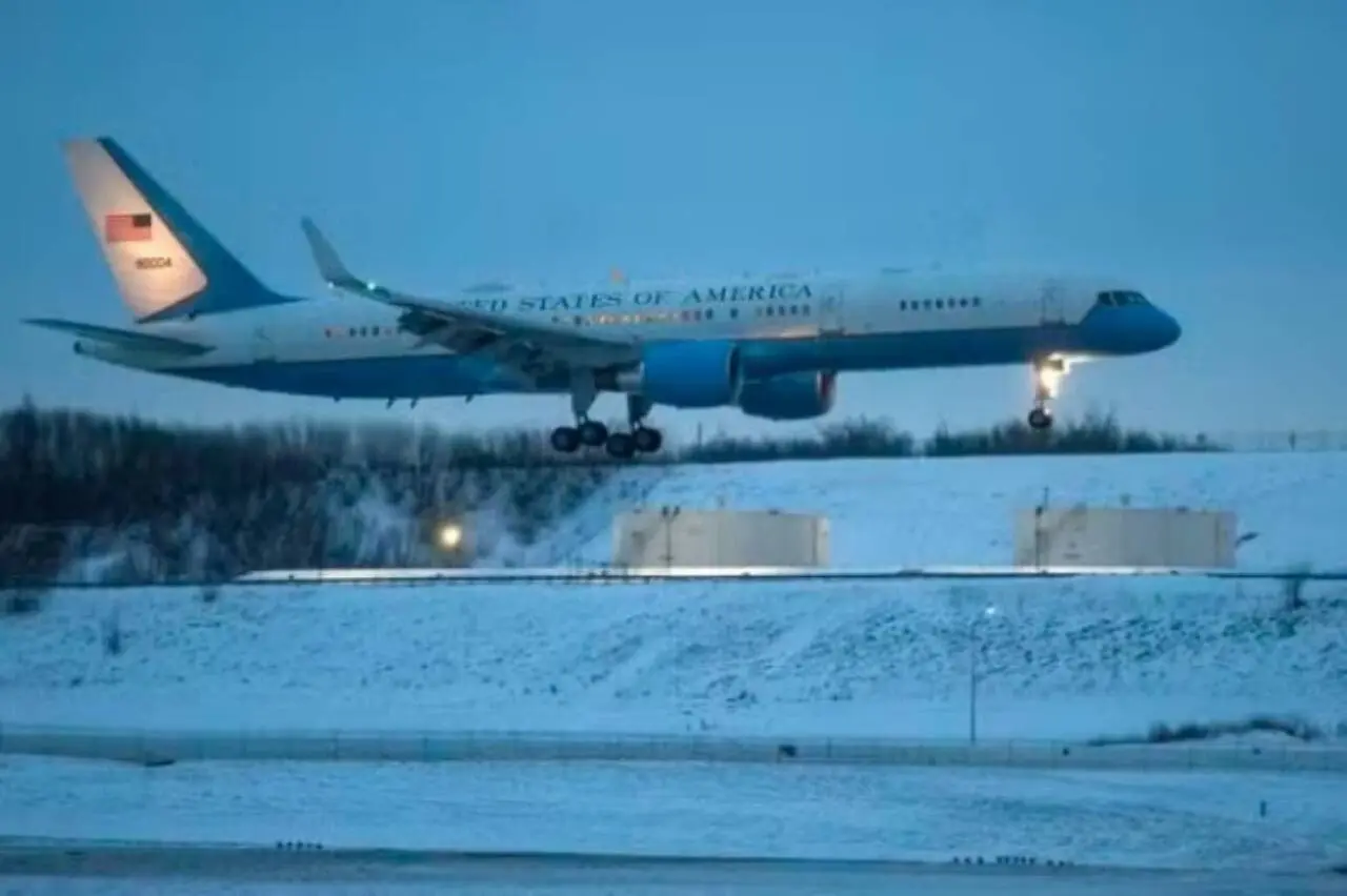 C-32