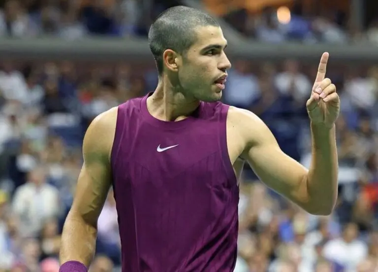 Carlos Alcaraz vence em Tóquio e repete marca histórica de Federer, Nadal e Djokovic