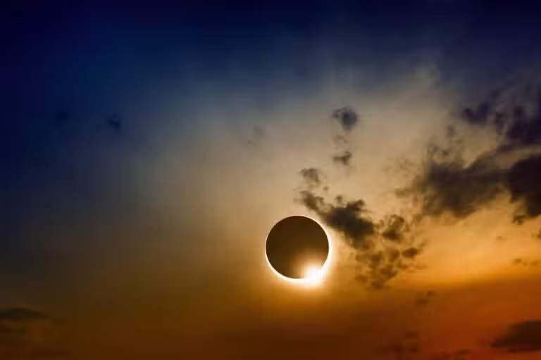 Eclipse solar total