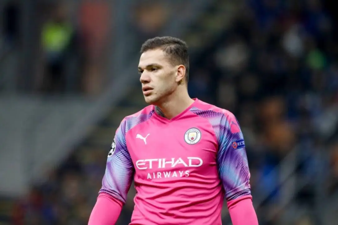 Manchester City avalia oferta do Galatasaray por Ederson em janela de transferências