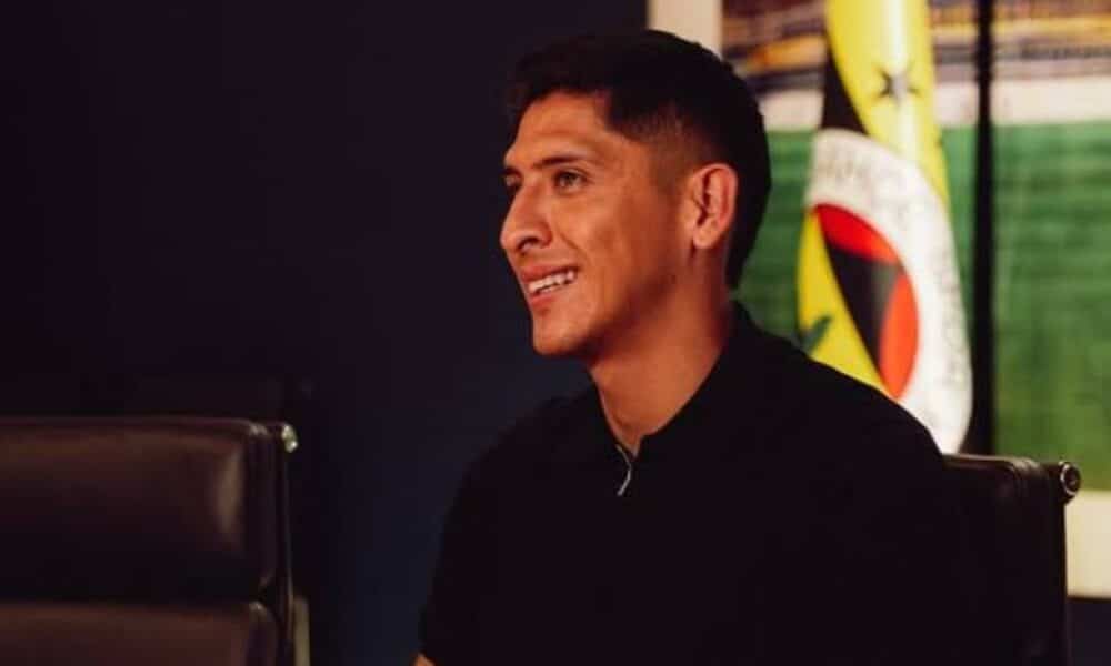 Edson Álvarez se une al Fenerbahçe en préstamo desde el West Ham para 2025