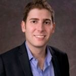 Cofundador do Facebook Eduardo Saverin compra participação no Liverpool ao lado de Jeff Bezos