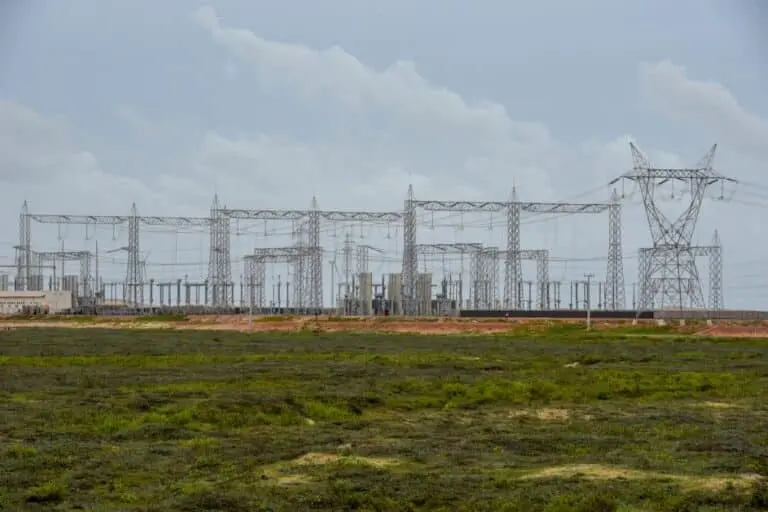 Estação de poder e trellis elétricas