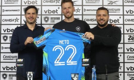 Goleiro Neto