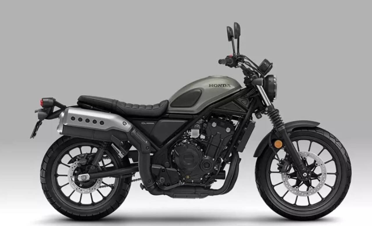 Honda CL500 2026 apresenta pedaleiras redesenhadas, assento revisado e nova cor cinza perolizado para maior conforto