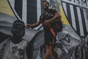 Atlético-MG aguarda reunião entre Hulk e Fluminense para selar saída do atacante