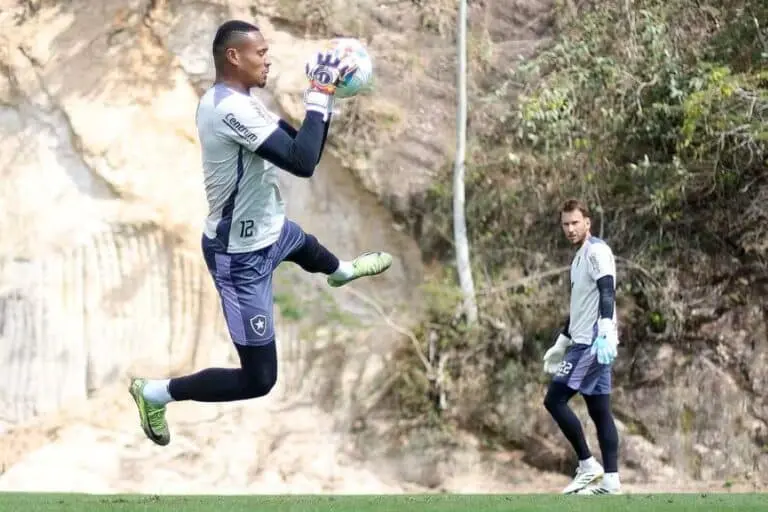 John e Neto em treino do Botafogo