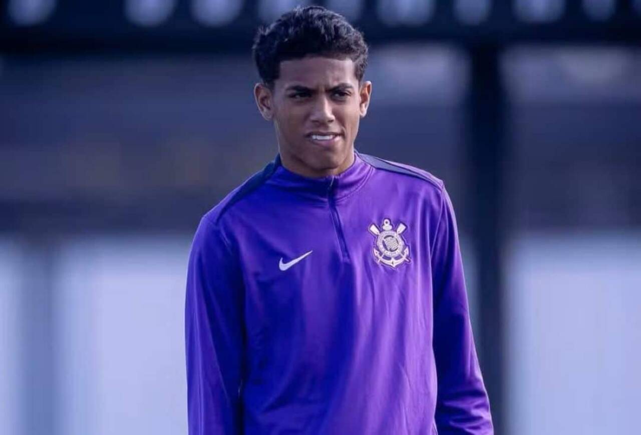 Diretor do Corinthians critica Bahia por saída de Kauê Furquim ao Grupo City
