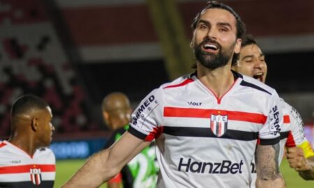Léo Gamalho