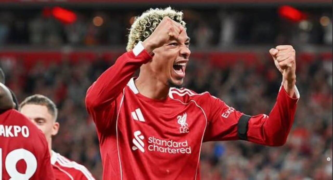 Liverpool vence Bournemouth por 4 a 2 em jogo polêmico na abertura da Premier League
