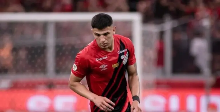 Lucas Esquivel Athletico