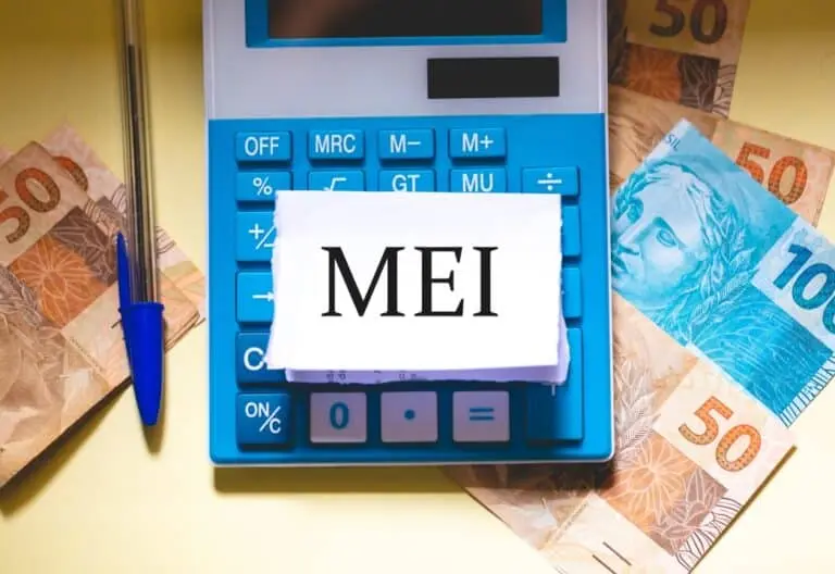 MEI, calculadora, dinheiro