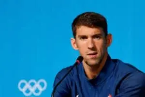 Michael Phelps teaches Baltimore Ravens players to swim in unique event