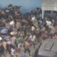 Moradores saqueiam carga de carne -