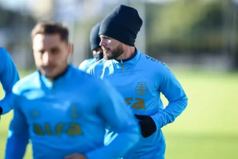 Nathan acertou rescisão com o Grêmio