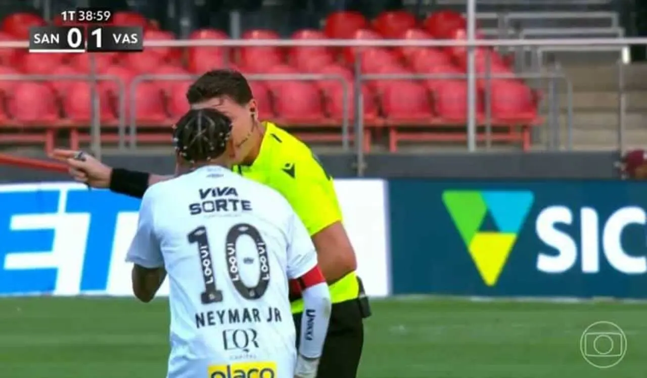 Neymar briga com juiz