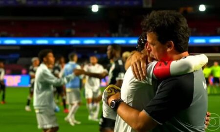 Neymar chora em campo