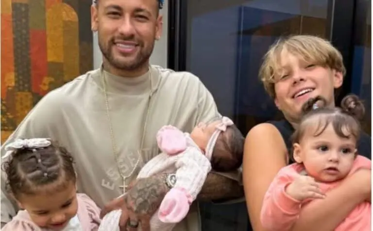 Neymar e filhos