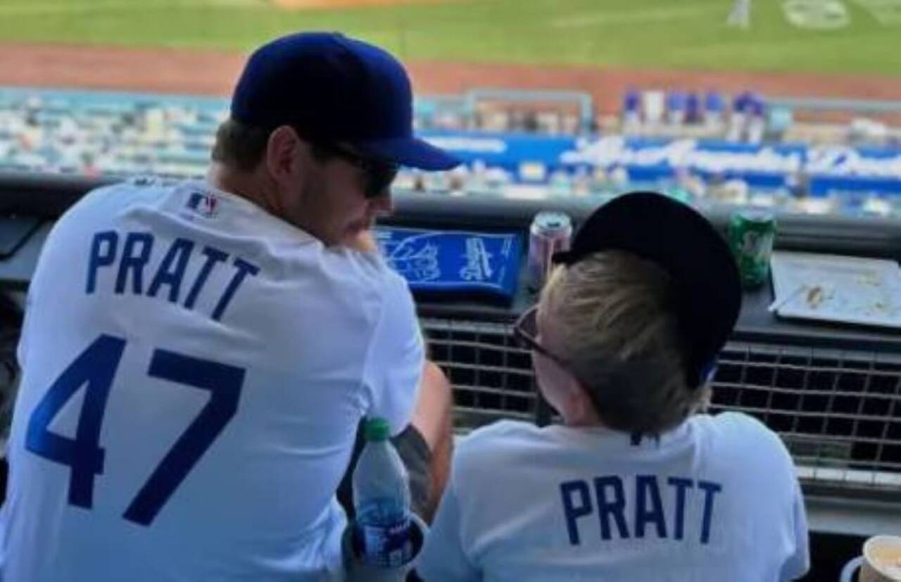 Chris Pratt comemora 13 anos do filho Jack com fotos raras e mensagem emocionante