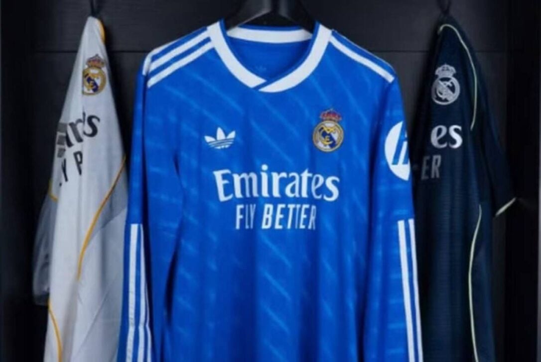 Real Madrid divulga uniforme azul