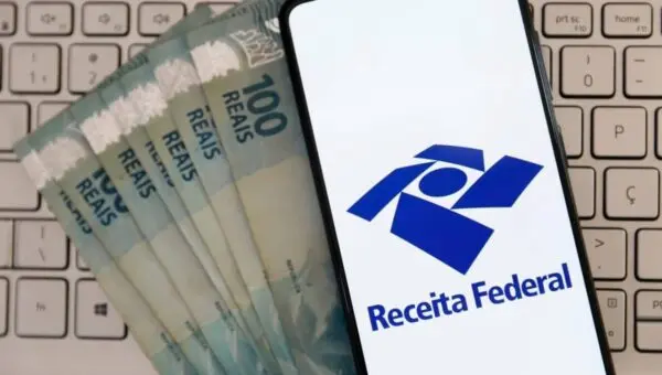 Receita Federal, notas de cem reais, real