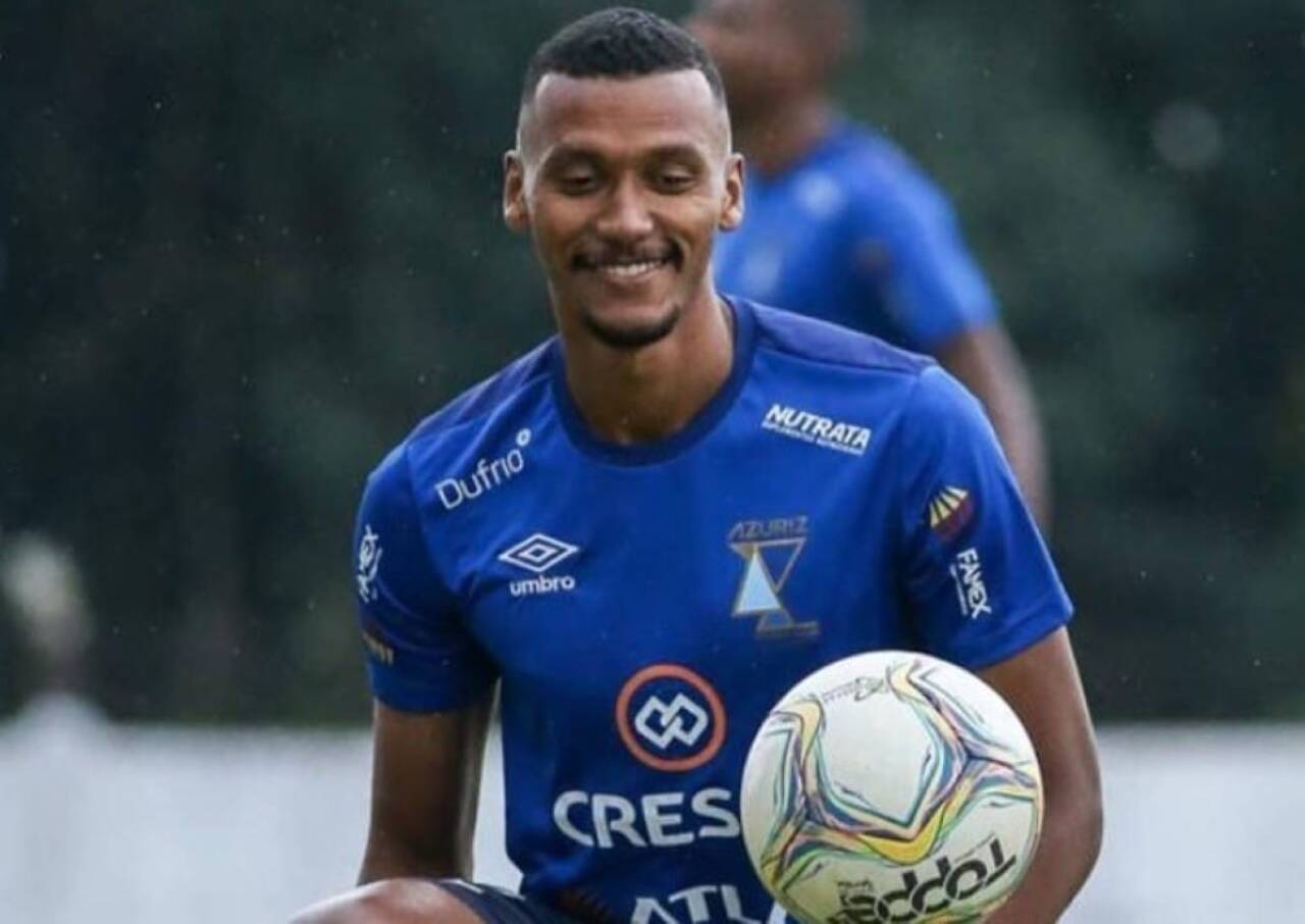 Rezende, volante do Bahia