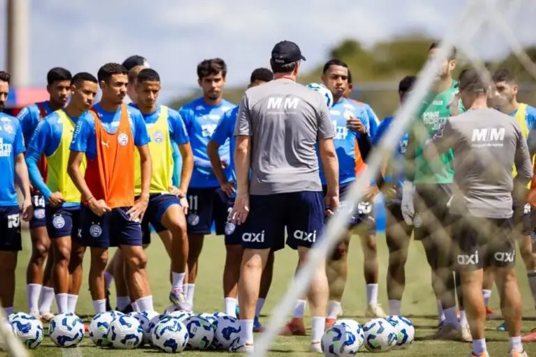 Rogério Ceni e jogadores do Bahia