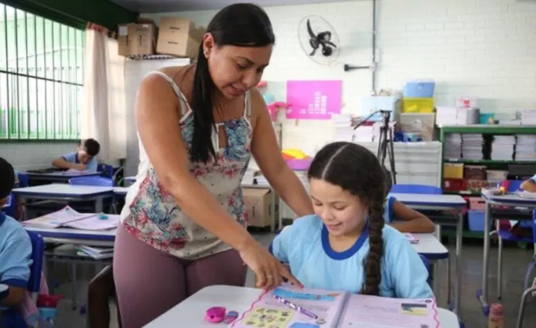 Salário Educação, professora, aluna