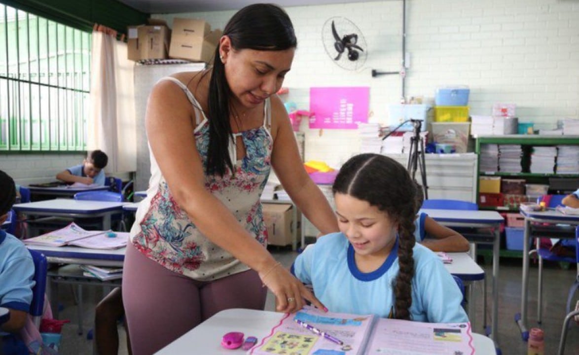 Salário Educação, professora, aluna