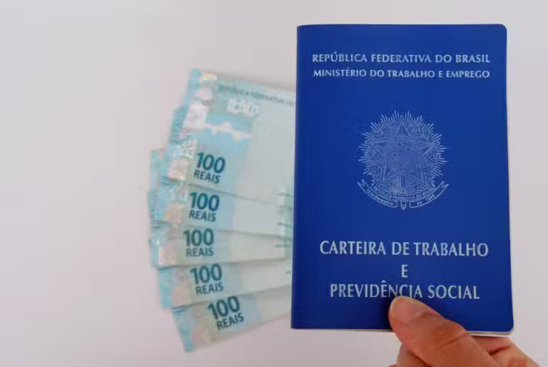 Salário mínimo, Carteira de Trabalho