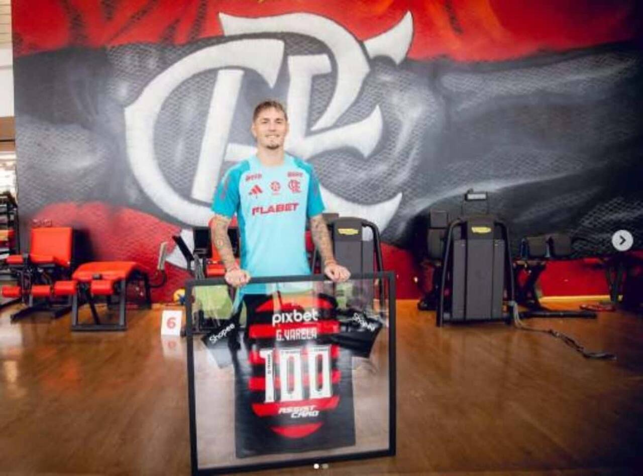 Flamengo confirma renovação de Varela até 2027 após meses de negociação