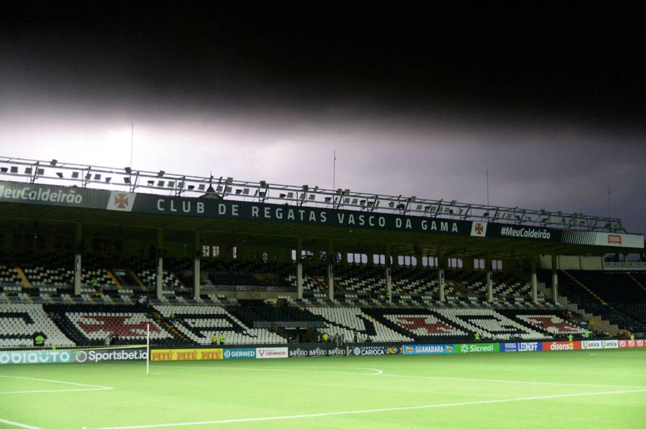 Vasco x CSA: onde assistir ao vivo, horário e escalações do jogo pela Copa do Brasil em São Januário