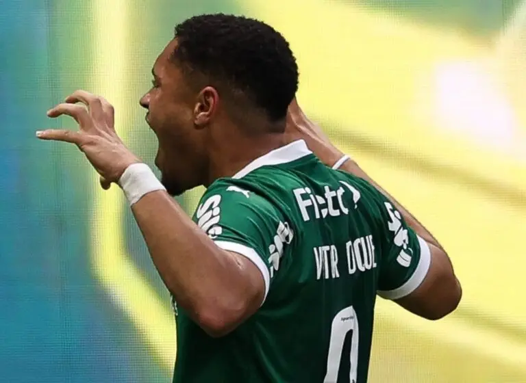 Vitor Roque