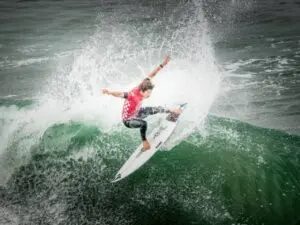 Onde assistir Yago Dora e Italo Ferreira no WSL Finals em Fiji 2025