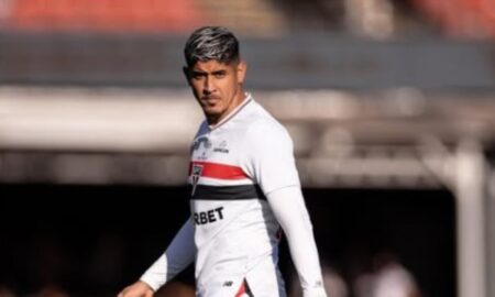 Zagueiro Alan Franco