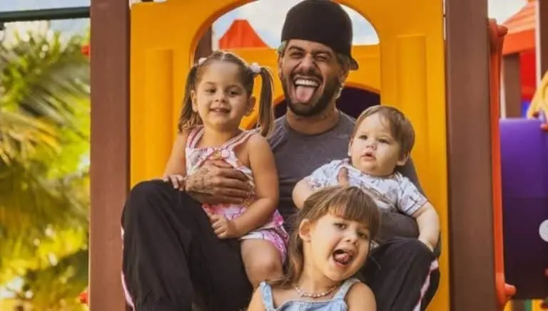 Ze Felipe com os Filhos