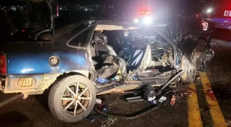Oito pessoas morrem e duas ficam feridas após acidente em rodovia de Guaxupé, MG — Foto: Corpo de Bombeiros