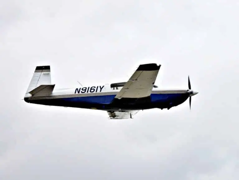 avião Mooney M-20