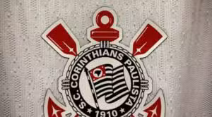 Corinthians busca quitar Arena com contrato de R$ 530 milhões inspirado em acordo do Palmeiras