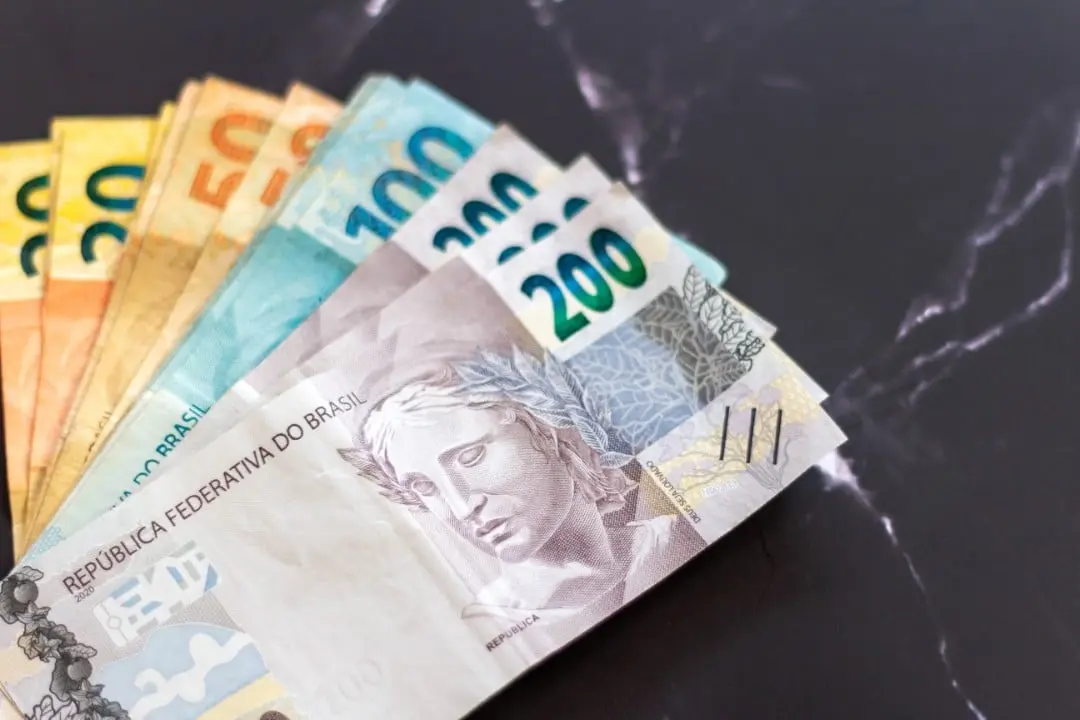 dinheiro nota de 20 50 100 e 200